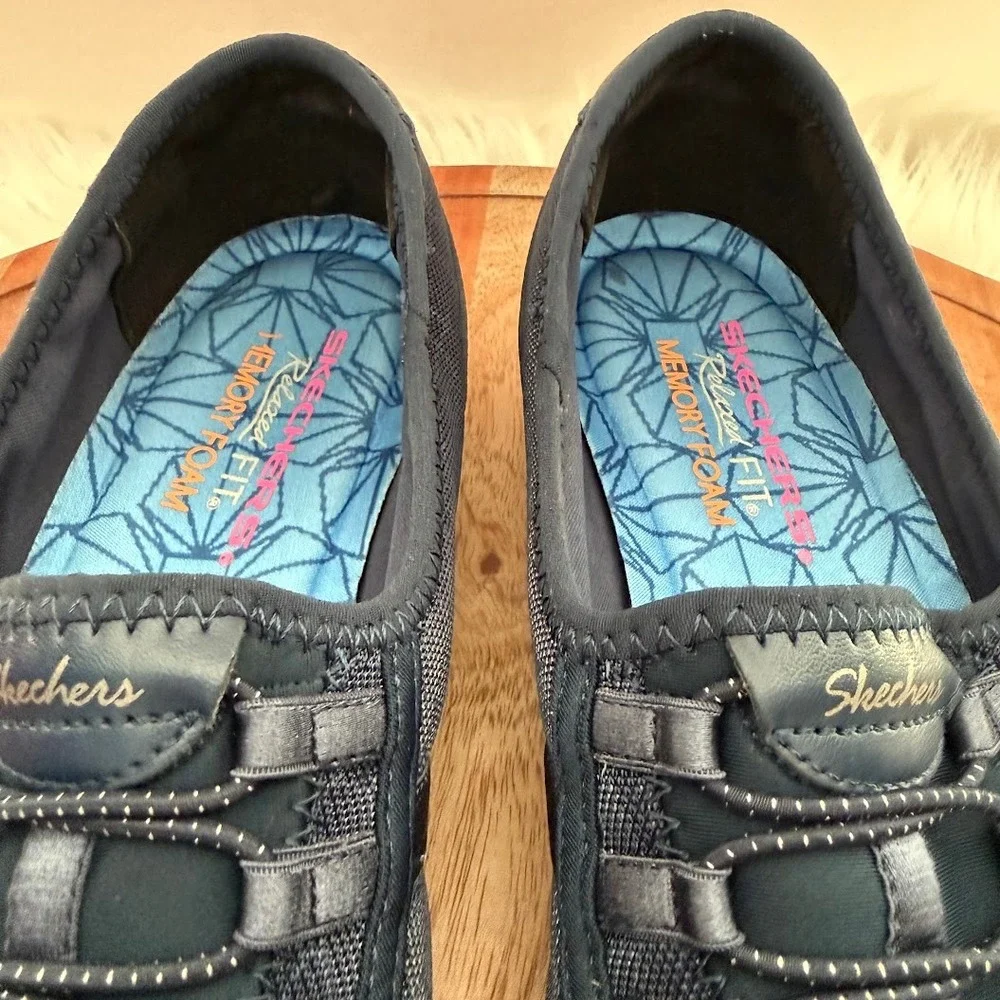 Skechers Relaxed Fit Memory Foam Navy Blue Bungee‎ Slip On Sneakers Wmns Sz 6.5